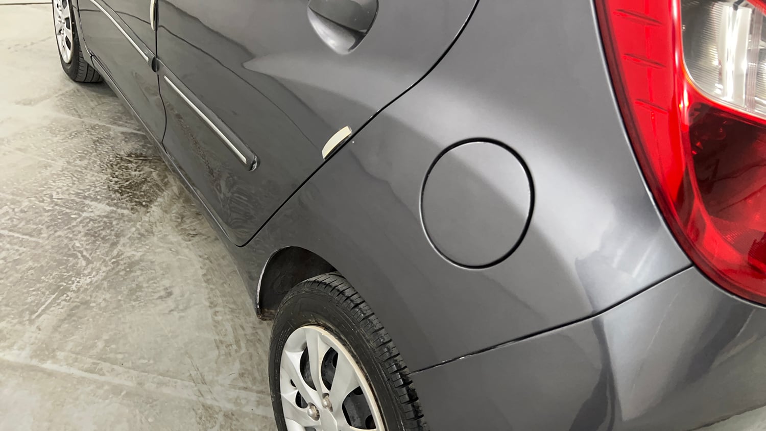 Used 2017 Hyundai Eon Magna + Petrol Manual dents MINOR DENT