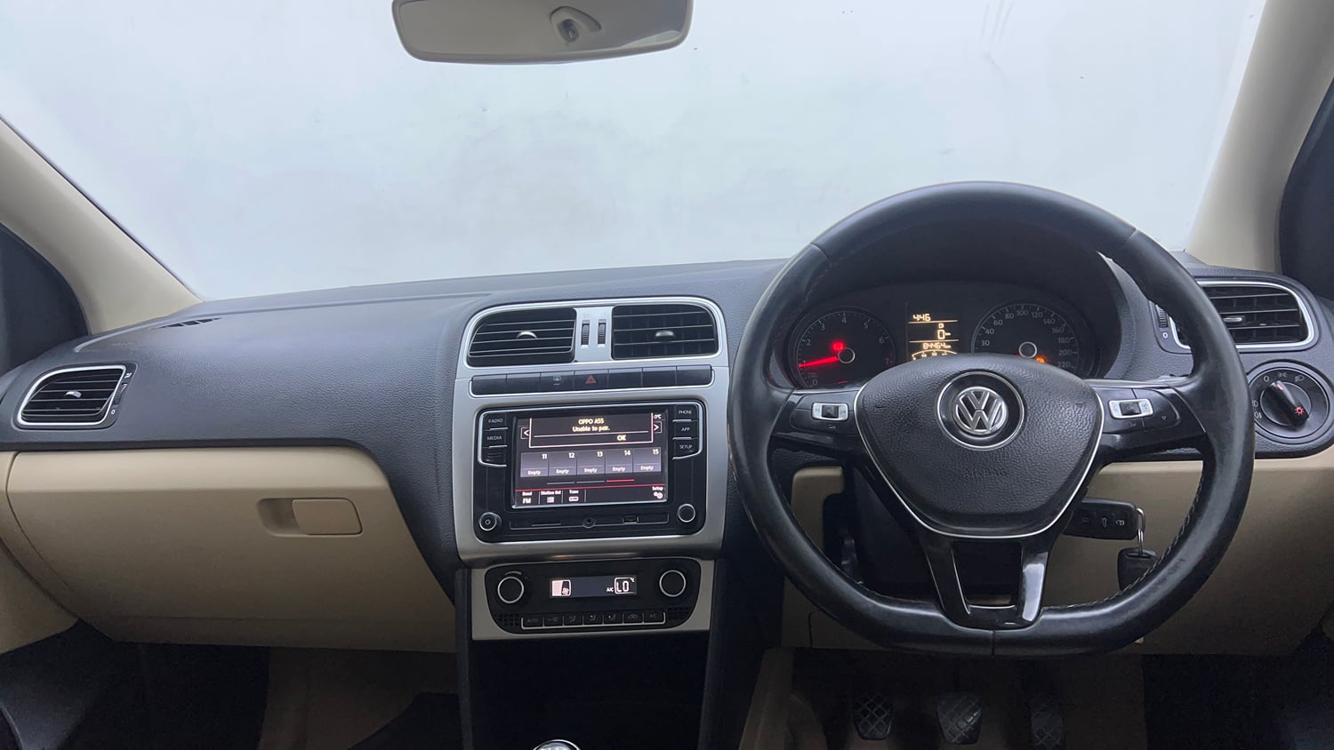 Used 2018 Volkswagen Ameo Highline1.2L Plus (P) 16 Alloy Petrol Manual interior DASHBOARD VIEW