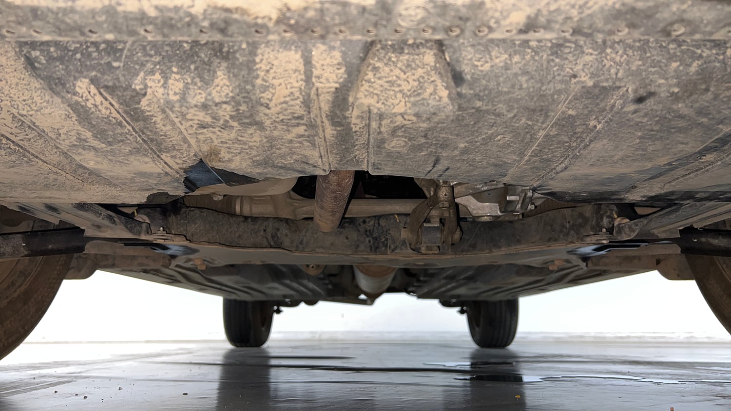 Used 2023 Maruti Suzuki Grand Vitara Delta Smart Hybrid Petrol Manual extra FRONT LEFT UNDERBODY VIEW