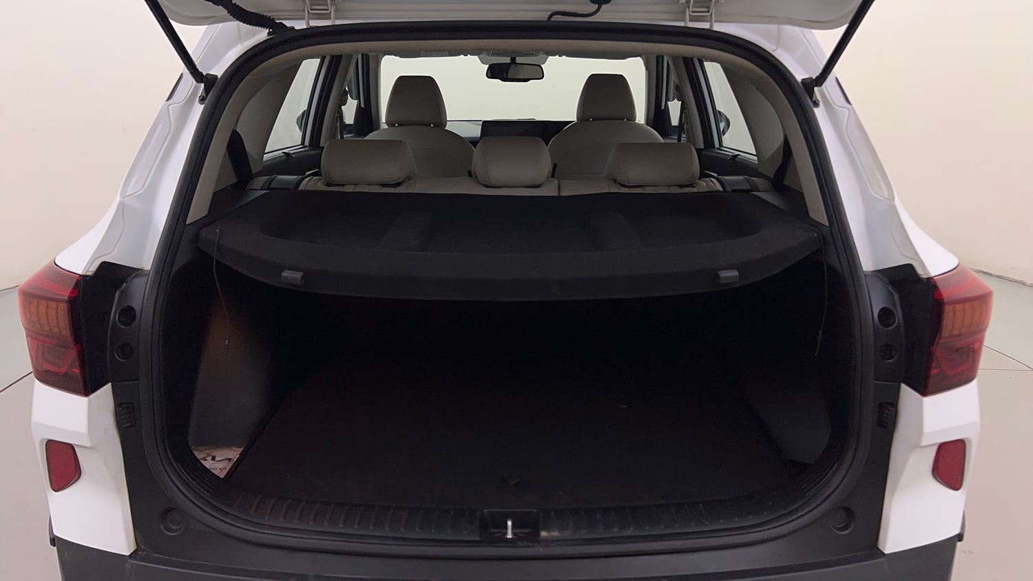 Used 2022 Kia Seltos HTX 1.5 Petrol Manual interior DICKY INSIDE VIEW