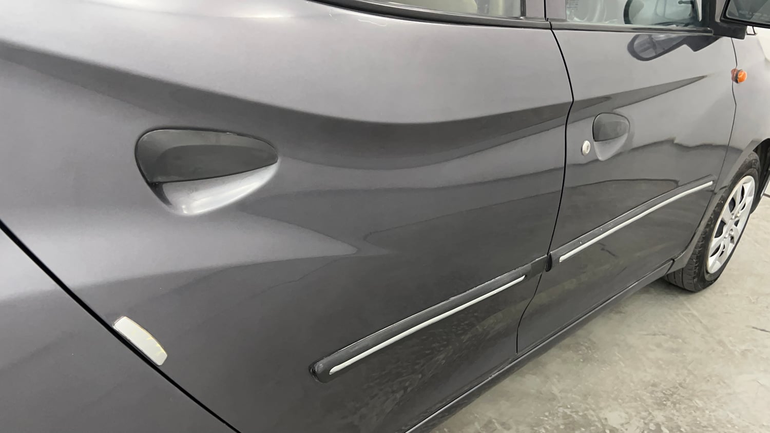 Used 2017 Hyundai Eon Magna + Petrol Manual dents MINOR DENT