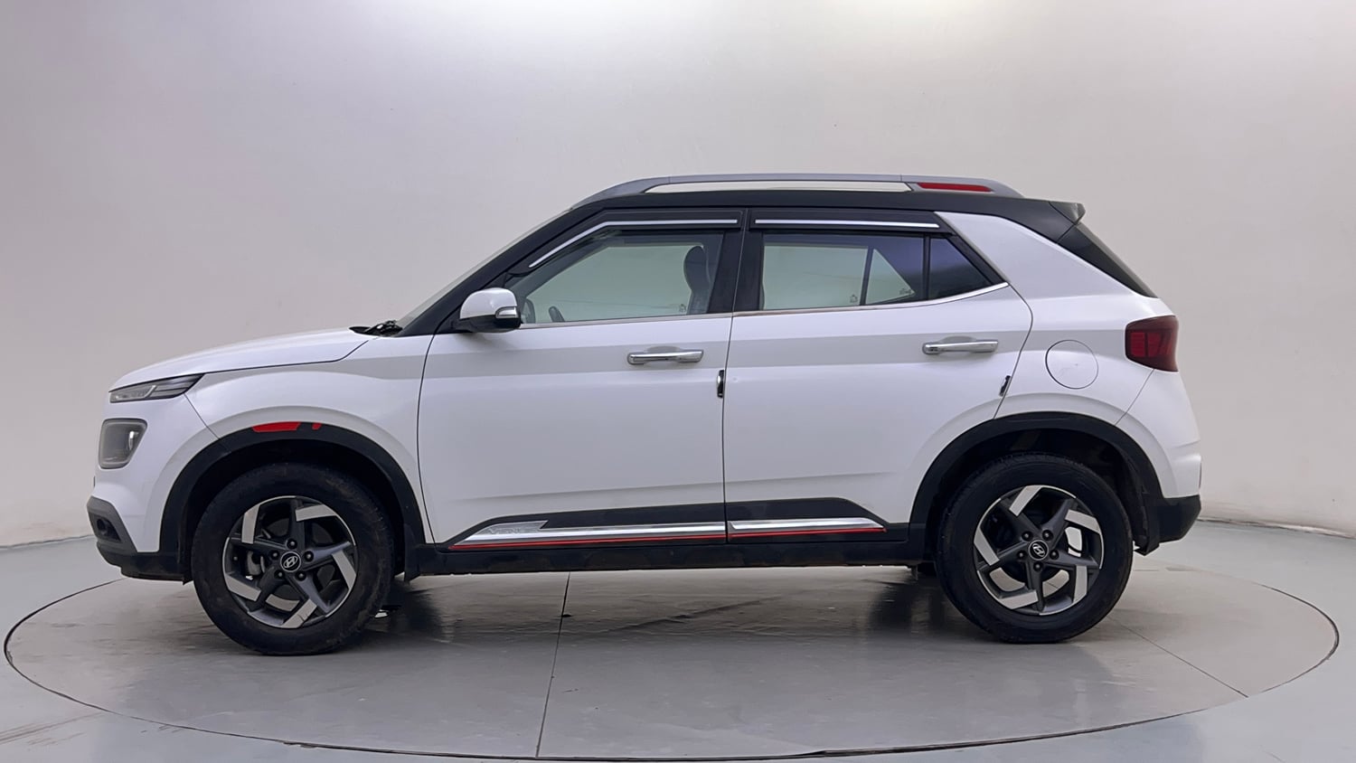 Used 2019 Hyundai Venue SX Plus 1.0 Turbo DCT Petrol Automatic exterior LEFT SIDE VIEW