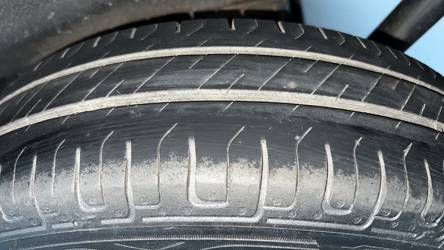 Used 2017 Maruti Suzuki Wagon R 1.0 LXI CNG (outside fitted) Cng Manual tyres LEFT REAR TYRE TREAD VIEW