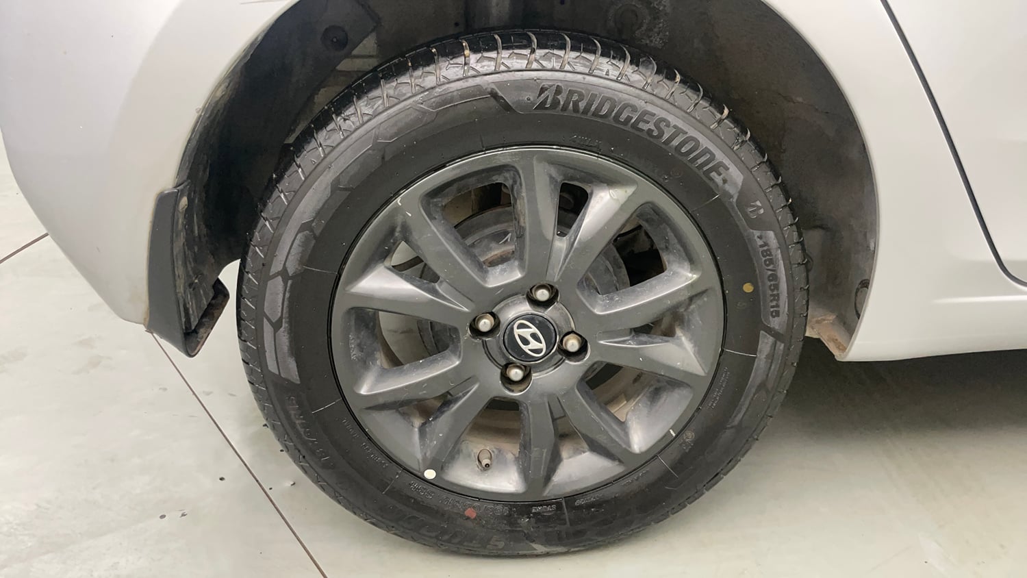 Used 2018 Hyundai Elite i20 Asta 1.2 Petrol Manual tyres RIGHT REAR TYRE RIM VIEW