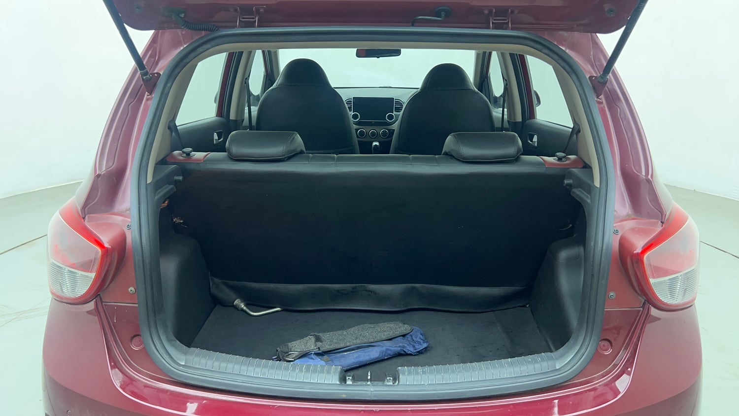 Used 2016 Hyundai Grand i10 Asta AT 1.2 Kappa VTVT Petrol Automatic interior DICKY INSIDE VIEW