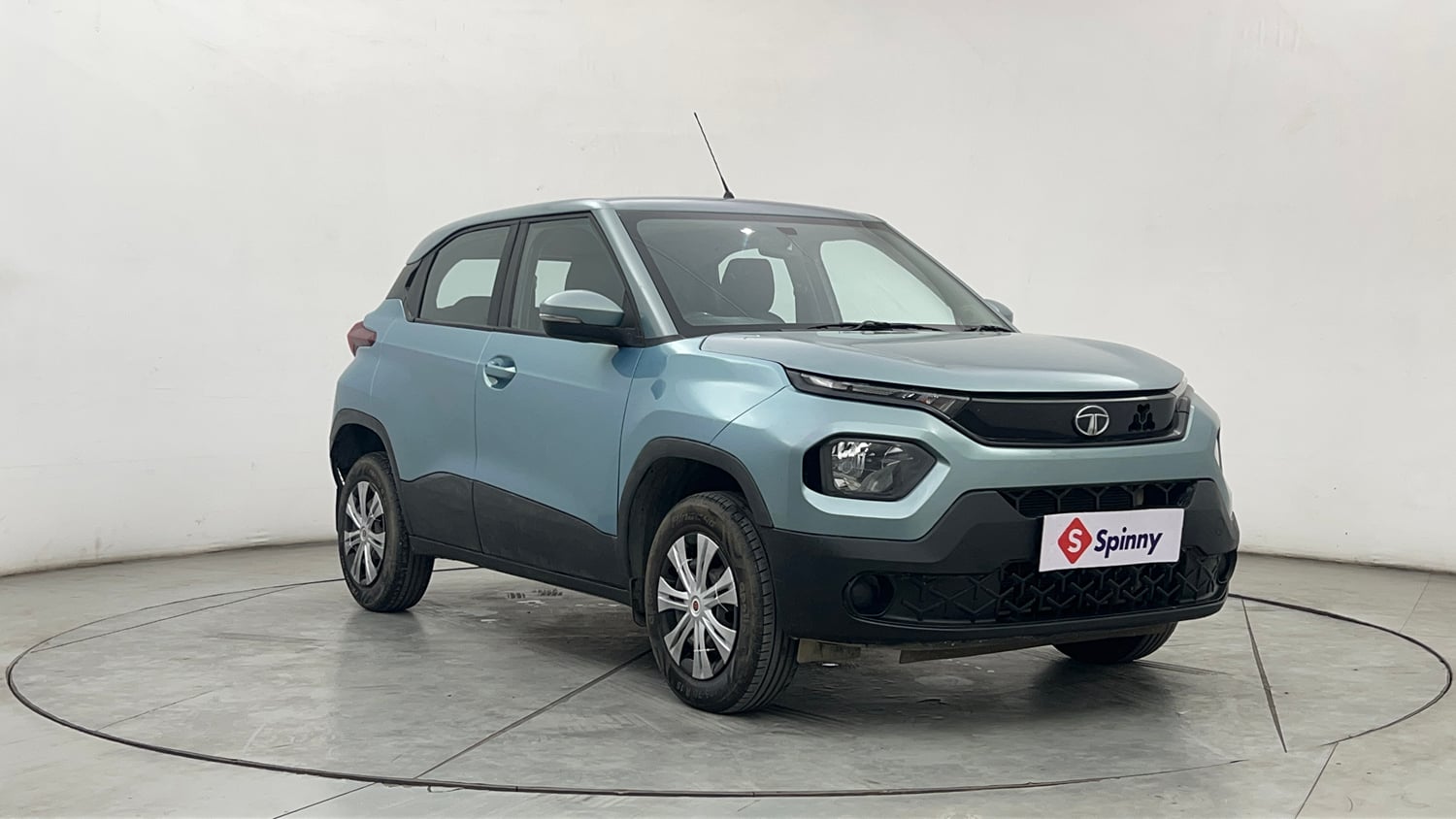 Used 2023 Tata Punch Adventure MT Petrol Manual exterior RIGHT FRONT CORNER VIEW