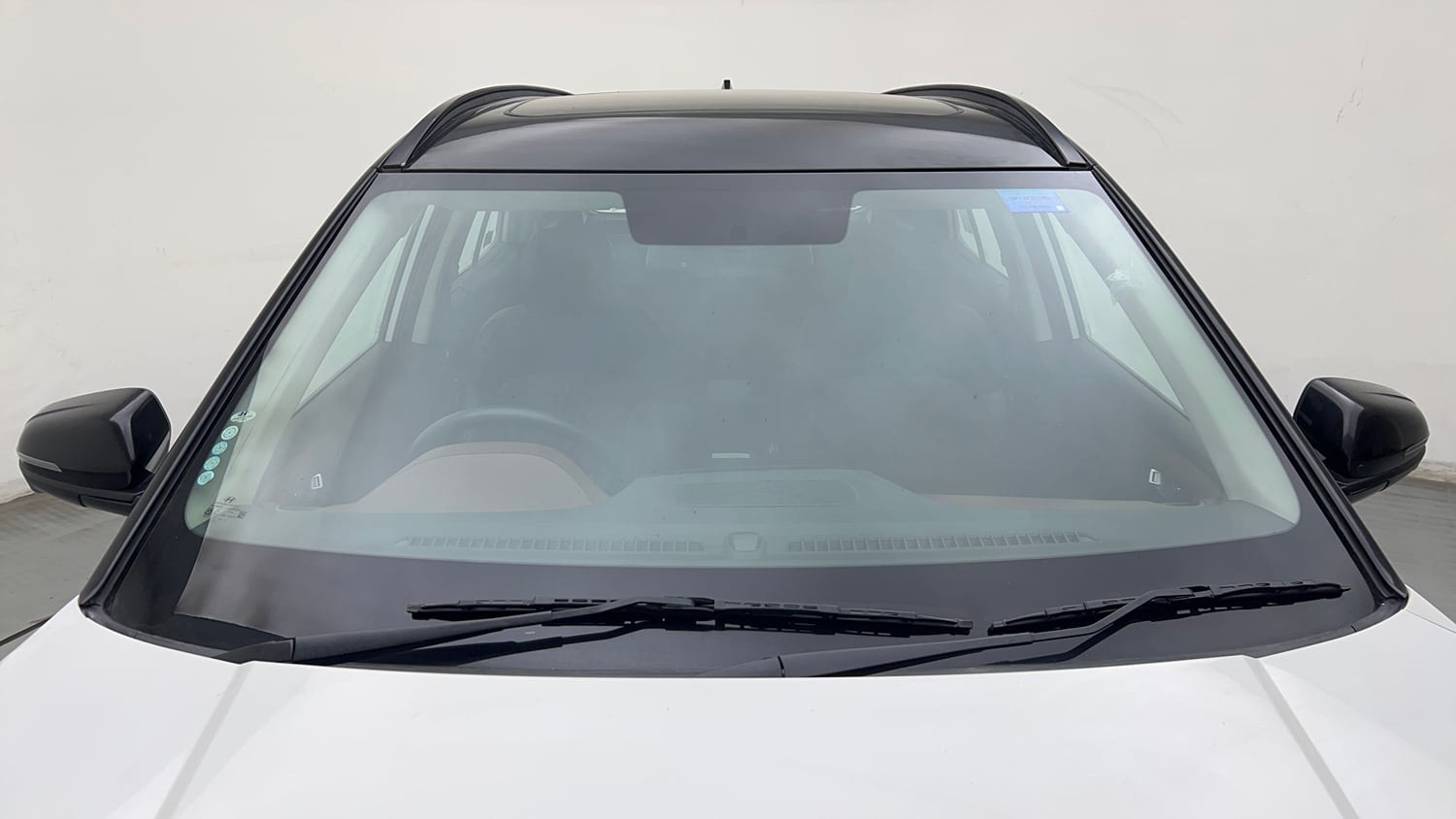 Used 2022 Hyundai Alcazar Signature (O) 6 STR 2.0 Petrol AT Dual Tone Petrol Automatic exterior FRONT WINDSHIELD VIEW