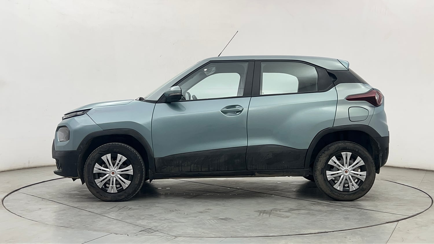 Used 2023 Tata Punch Adventure MT Petrol Manual exterior LEFT SIDE VIEW