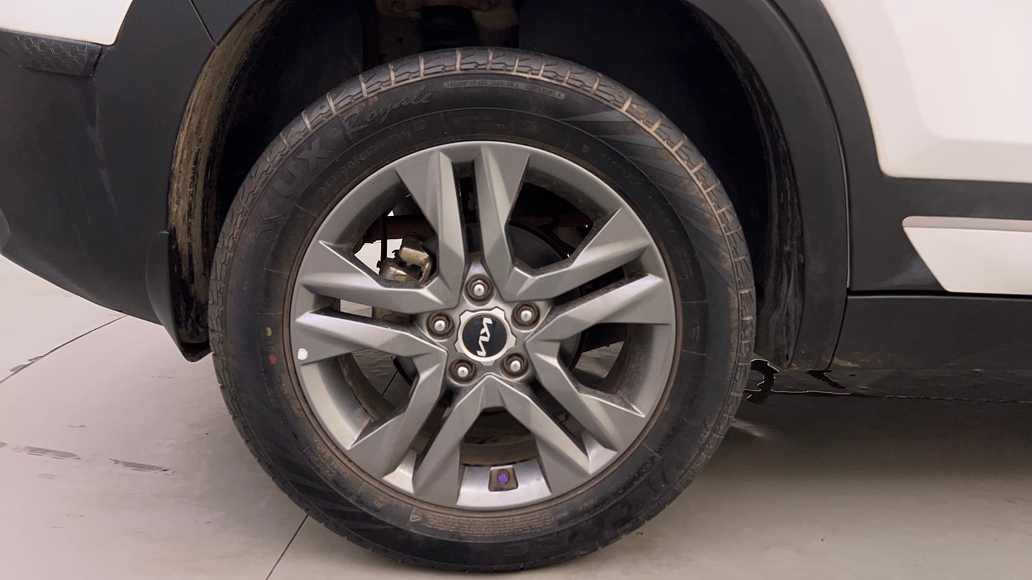 Used 2022 Kia Seltos HTX 1.5 Petrol Manual tyres RIGHT REAR TYRE RIM VIEW