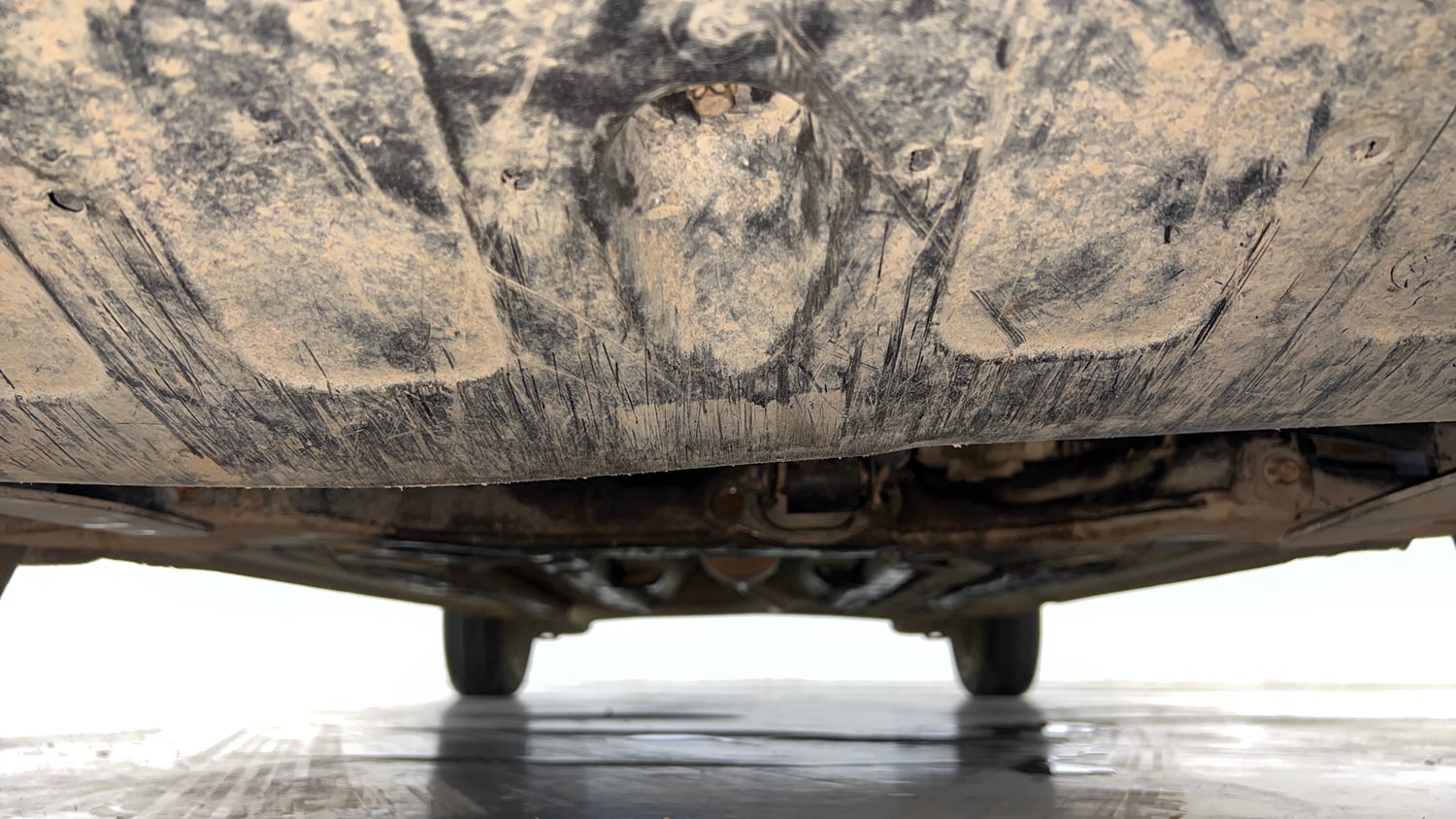 Used 2020 Hyundai Elite i20 Sportz Plus 1.2 Petrol Manual extra FRONT LEFT UNDERBODY VIEW