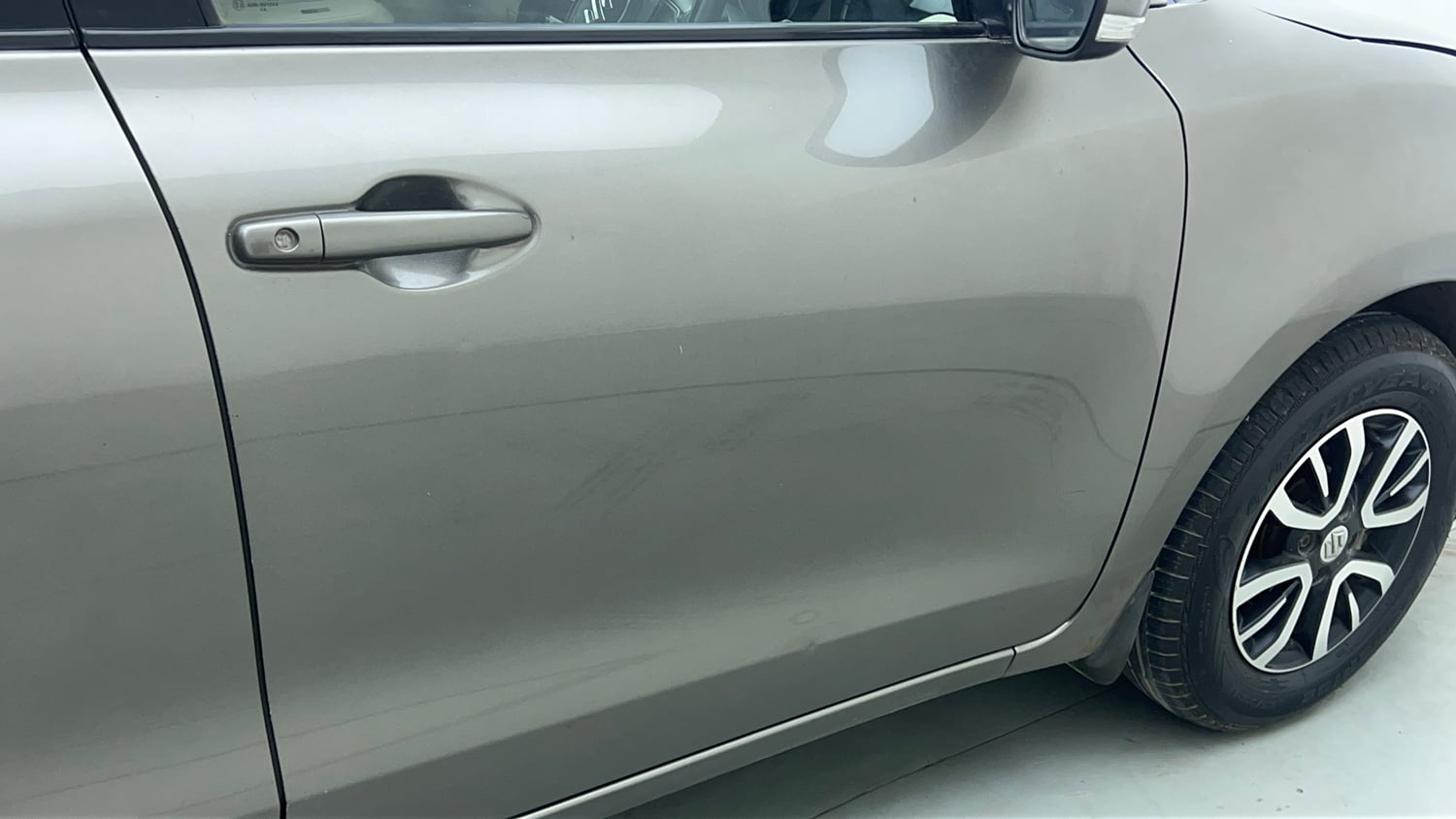 Used 2020 Maruti Suzuki Dzire VXi AGS Petrol Automatic dents MINOR DENT