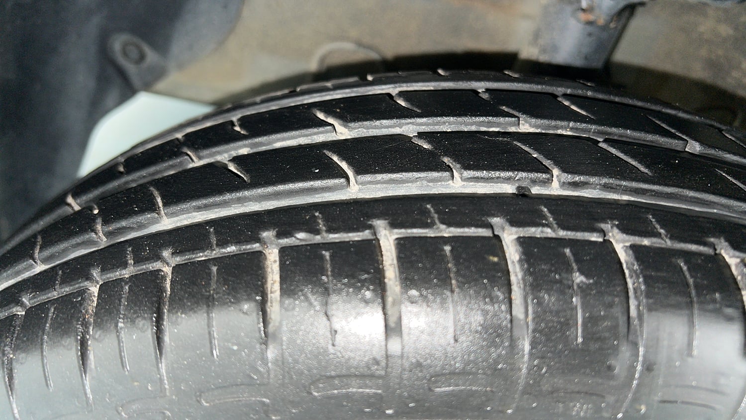 Used 2024 Hyundai Exter S 1.2 MT Petrol Manual tyres LEFT FRONT TYRE TREAD VIEW