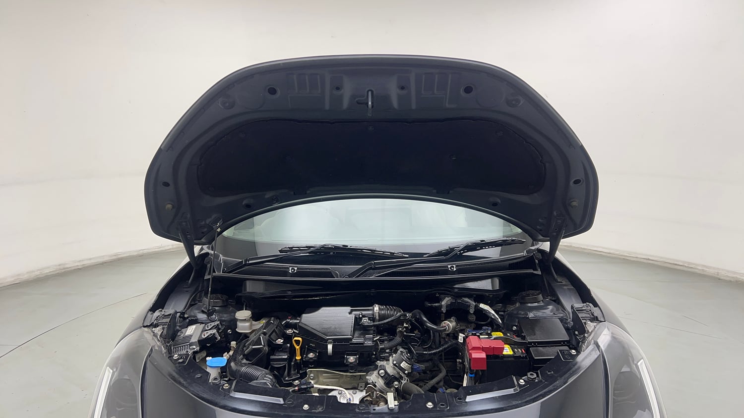 Used 2025 Maruti Suzuki Swift VXi CNG Cng Manual engine ENGINE & BONNET OPEN FRONT VIEW