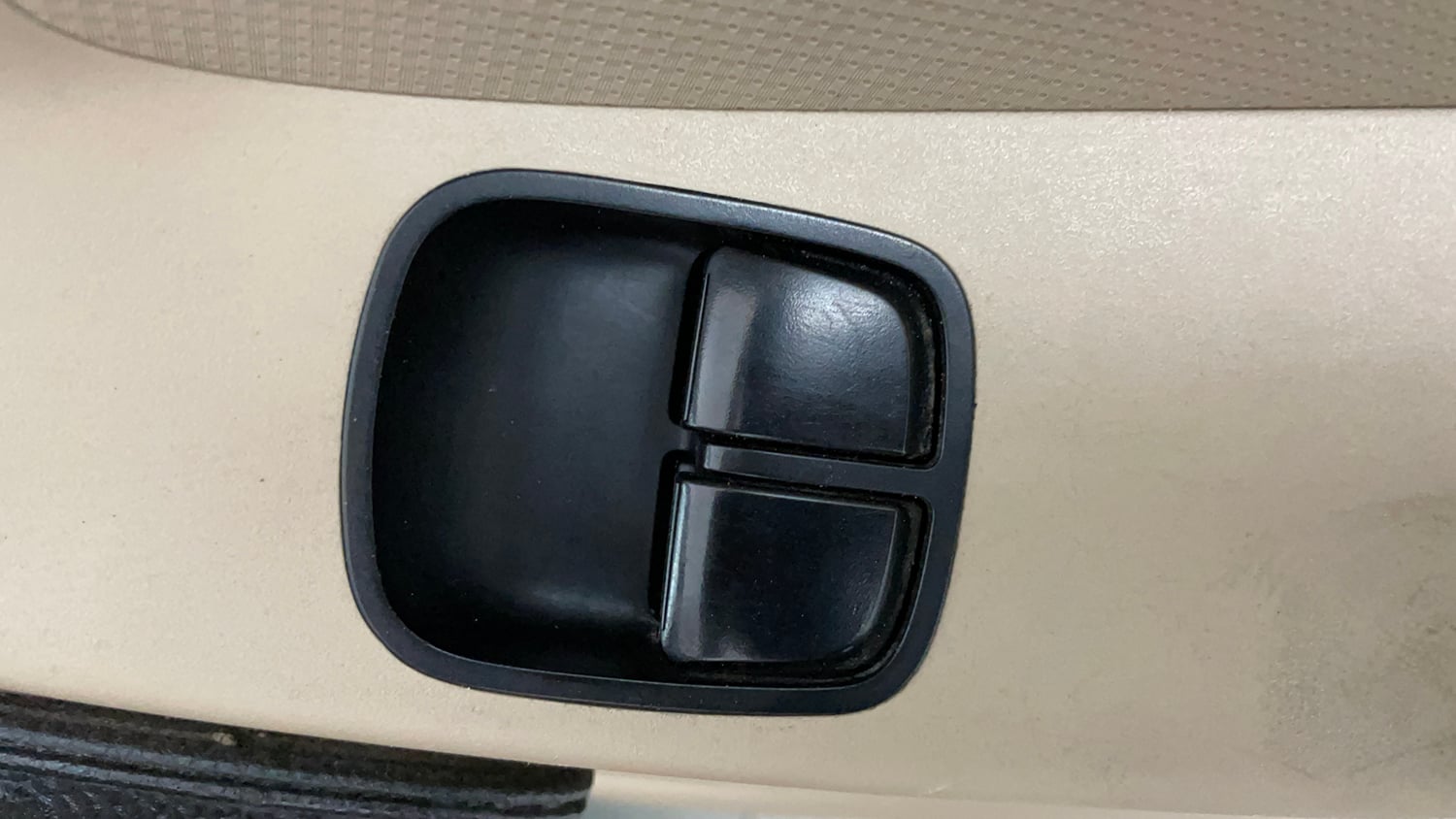 Used 2017 Hyundai Eon Era + Petrol Manual top_features Power windows