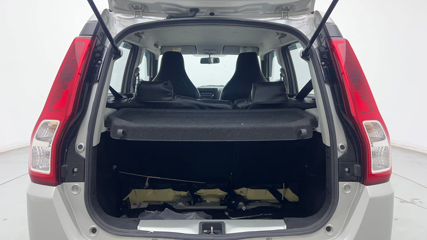 Used 2025 Maruti Suzuki Wagon R VXI 1.0 Petrol Manual interior DICKY INSIDE VIEW