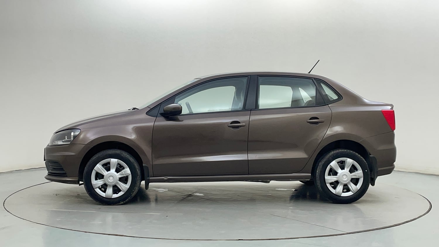 Used 2019 Volkswagen Ameo Comfortline 1.0L (P) Petrol Manual exterior LEFT SIDE VIEW
