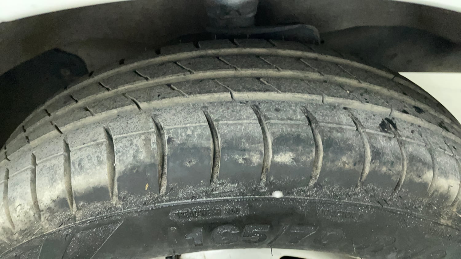 Used 2016 Maruti Suzuki Eeco 5 STR WITH A/C+HTR Petrol Manual tyres RIGHT FRONT TYRE TREAD VIEW