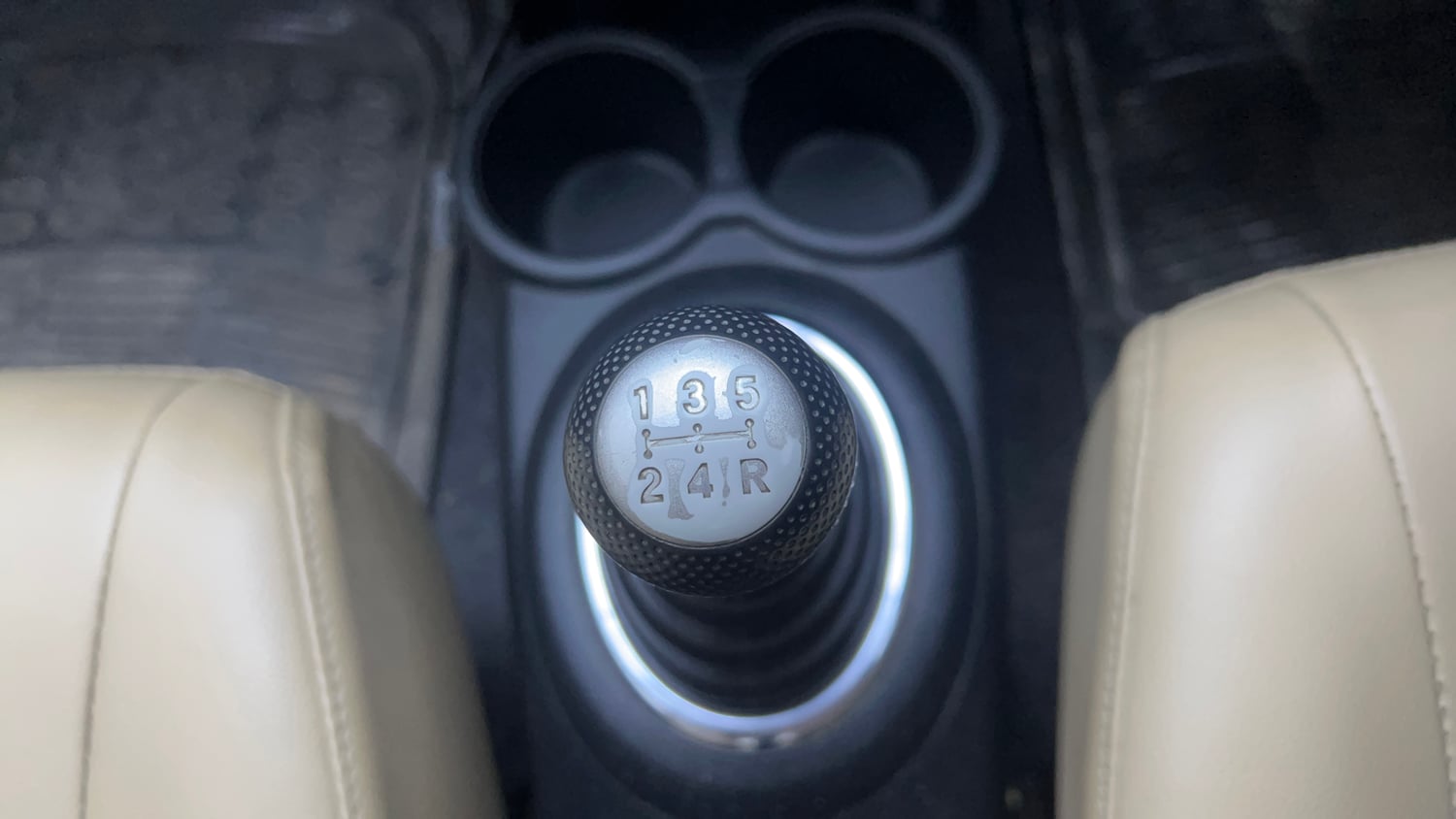 Used 2015 Honda Amaze 1.5 S i-DTEC Diesel Manual interior GEAR  KNOB VIEW
