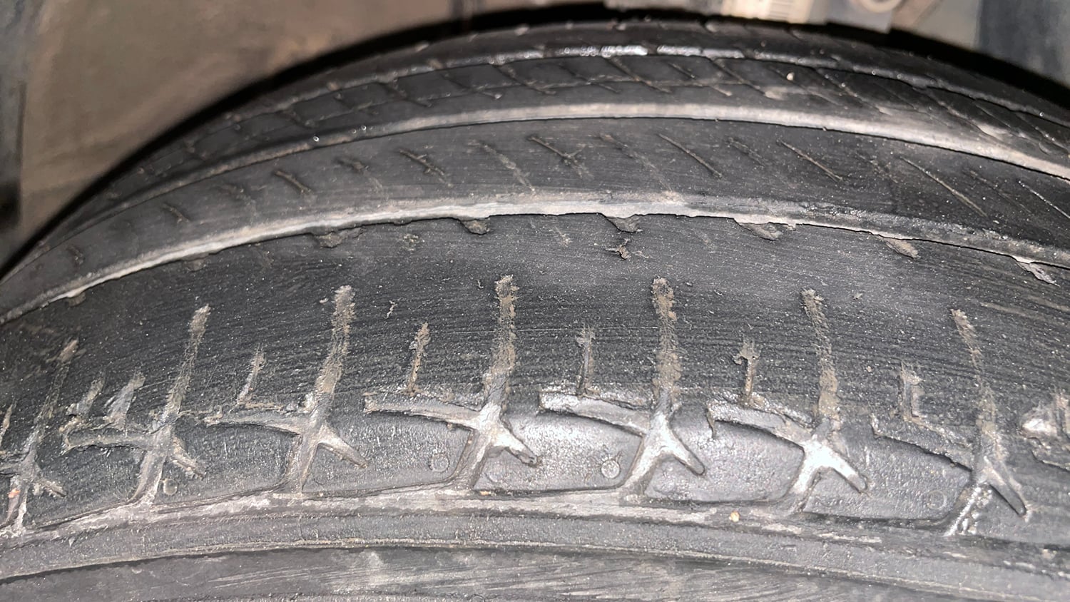 Used 2019 Volkswagen Ameo Comfortline 1.0L (P) Petrol Manual tyres RIGHT FRONT TYRE TREAD VIEW