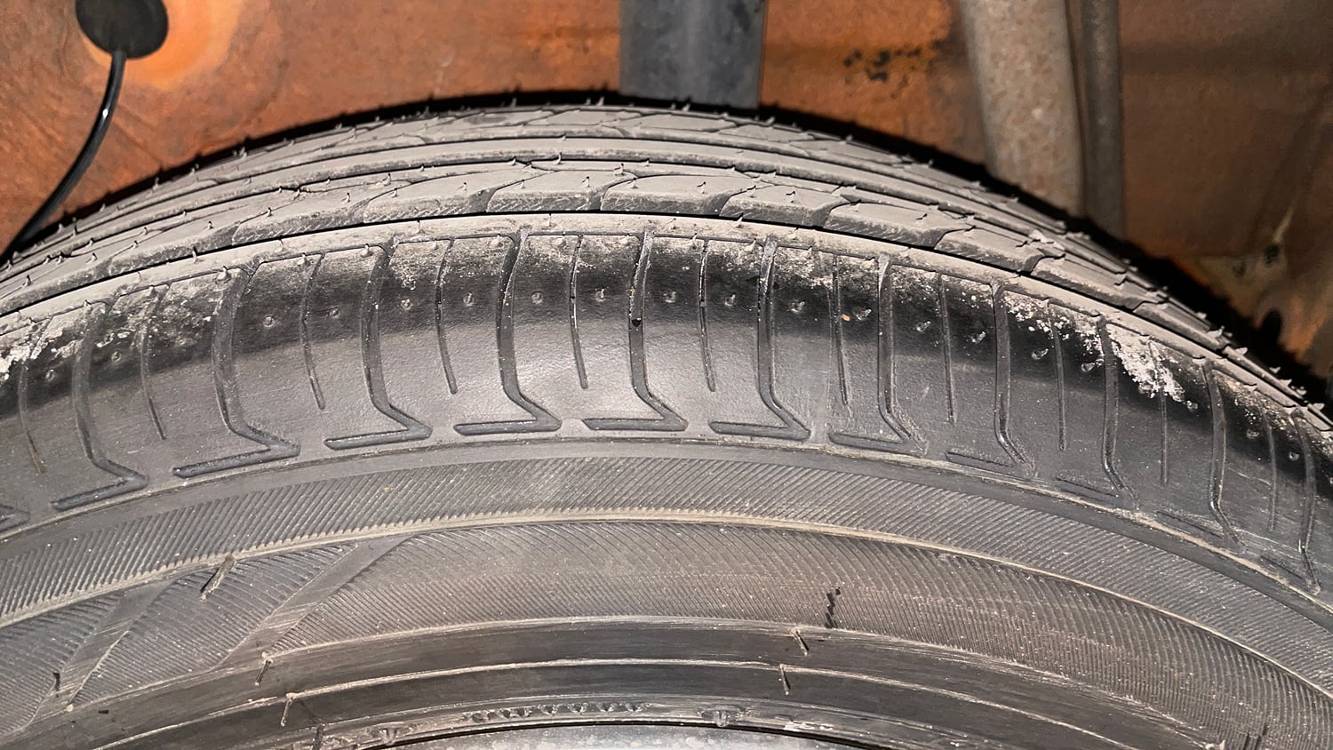 Used 2018 Maruti Suzuki Celerio X Zxi (O) AMT Petrol Automatic tyres LEFT REAR TYRE TREAD VIEW