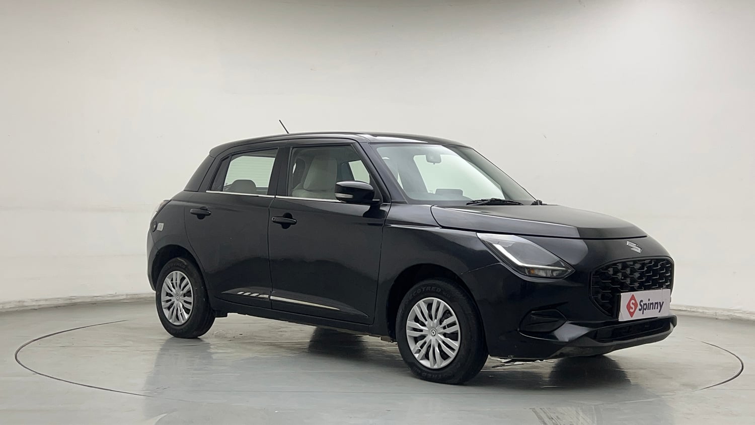 Used 2025 Maruti Suzuki Swift VXi CNG Cng Manual exterior RIGHT FRONT CORNER VIEW