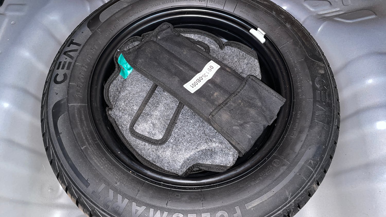 Used 2022 Hyundai Grand i10 Nios Corporate Edition MT Petrol Manual tyres SPARE TYRE VIEW