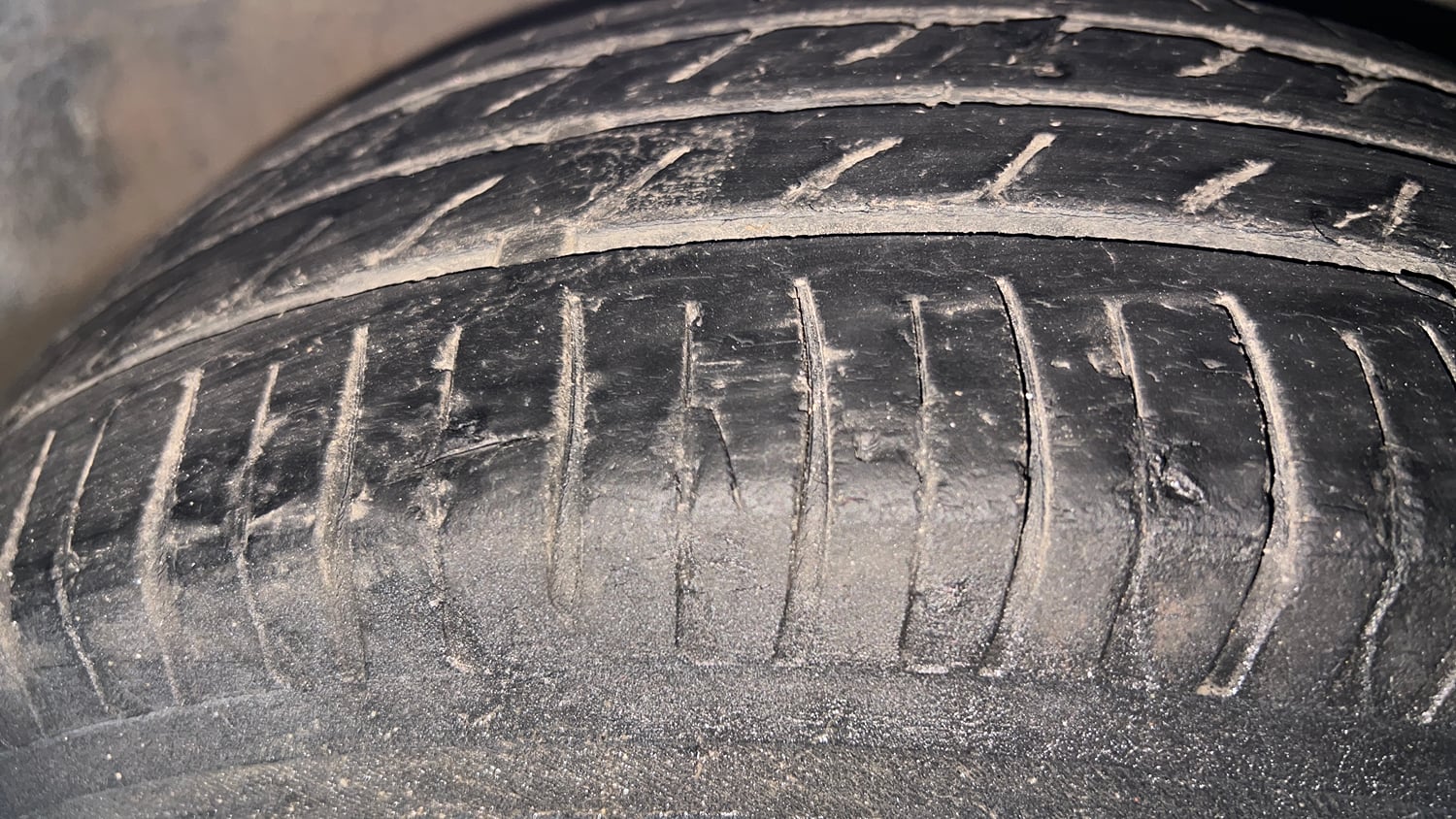 Used 2020 Hyundai Elite i20 Sportz Plus 1.2 Petrol Manual tyres RIGHT FRONT TYRE TREAD VIEW