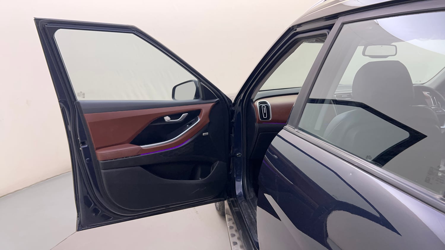 Used 2022 Hyundai Alcazar Signature (O) 7 Seater 1.5 Diesel AT Diesel Automatic interior LEFT FRONT DOOR OPEN VIEW