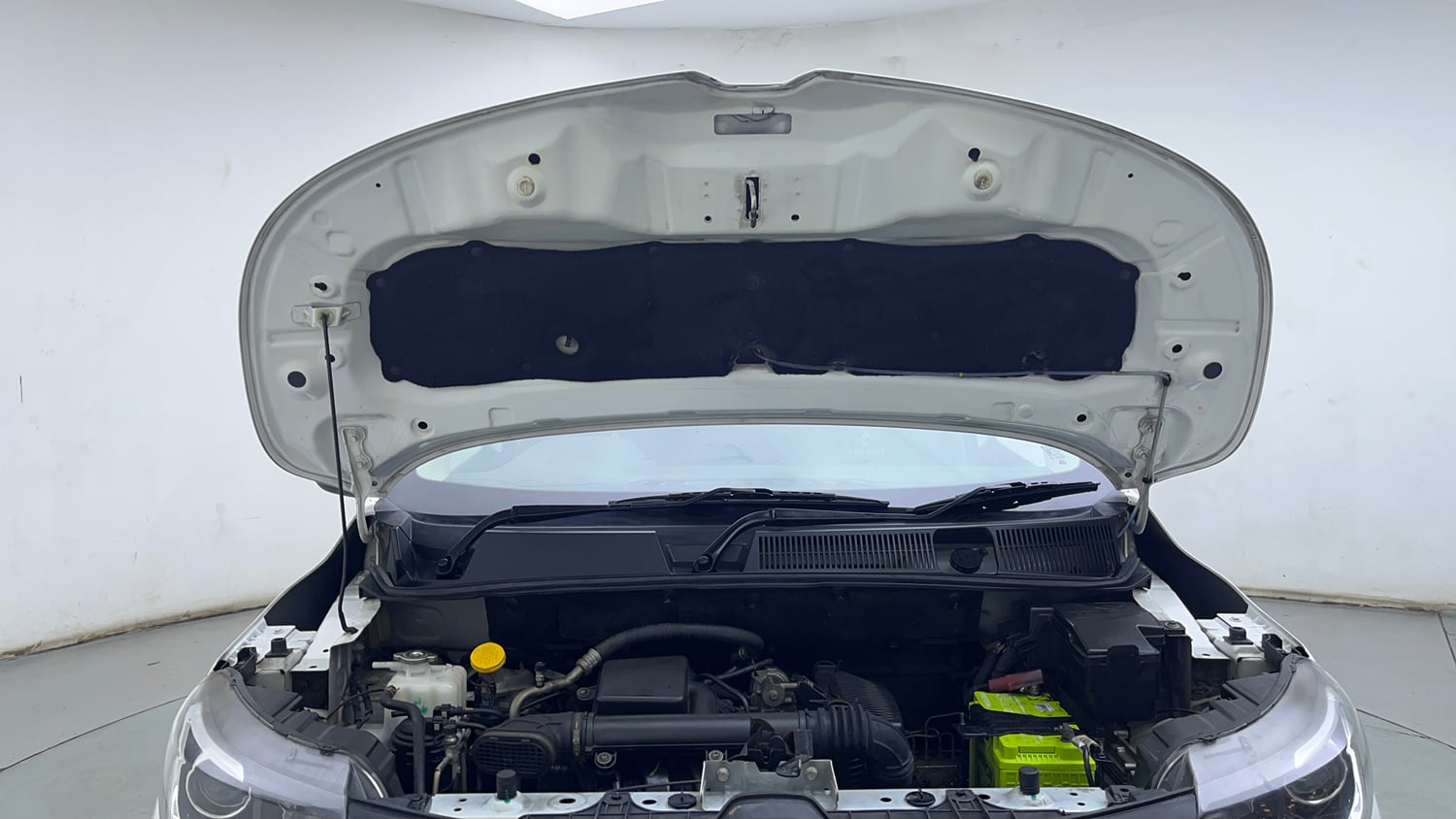 Used 2023 Renault Triber RXT EASY-R AMT Petrol Automatic engine ENGINE & BONNET OPEN FRONT VIEW