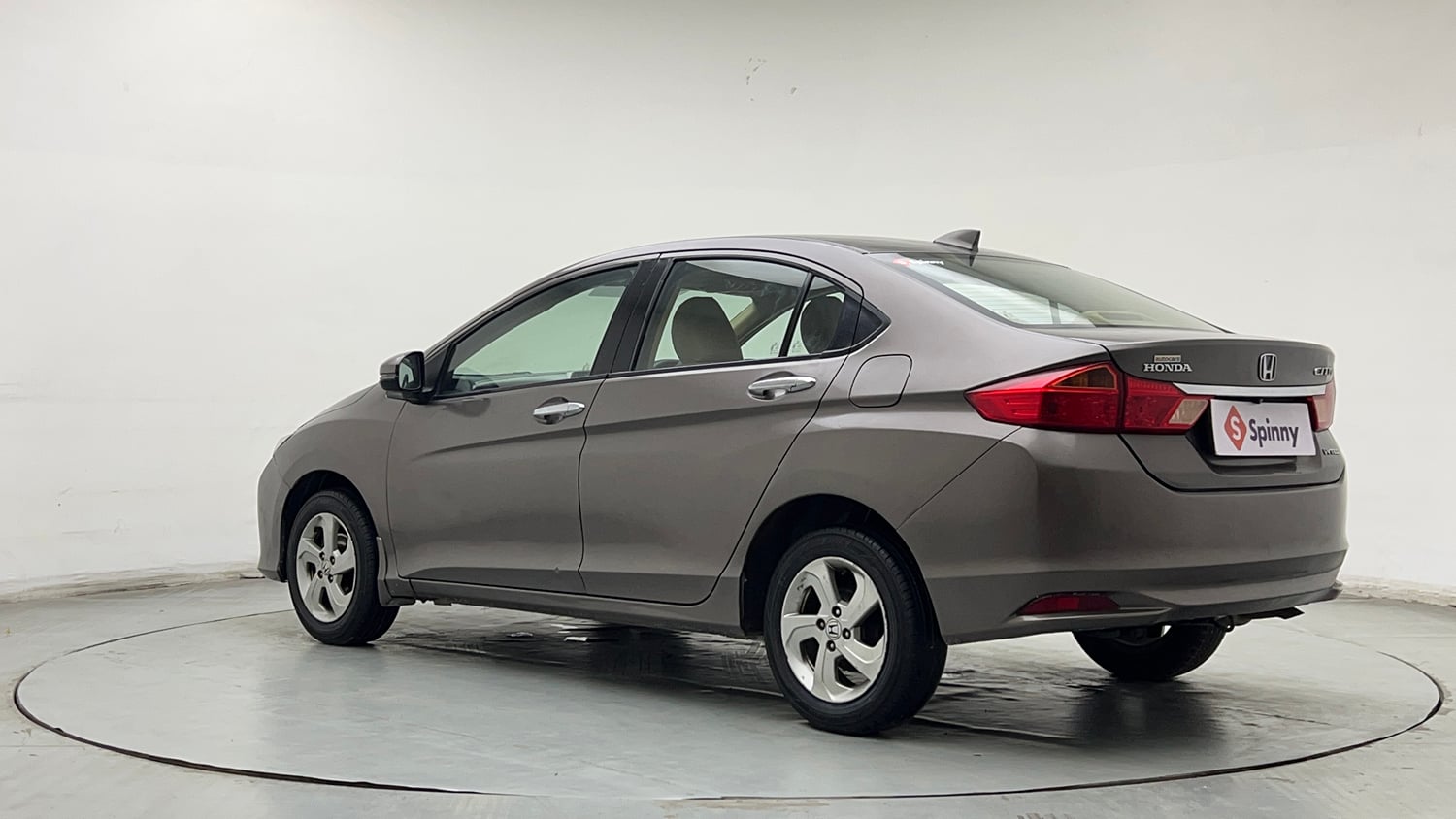 Used 2015 Honda City V Petrol Manual exterior LEFT REAR CORNER VIEW