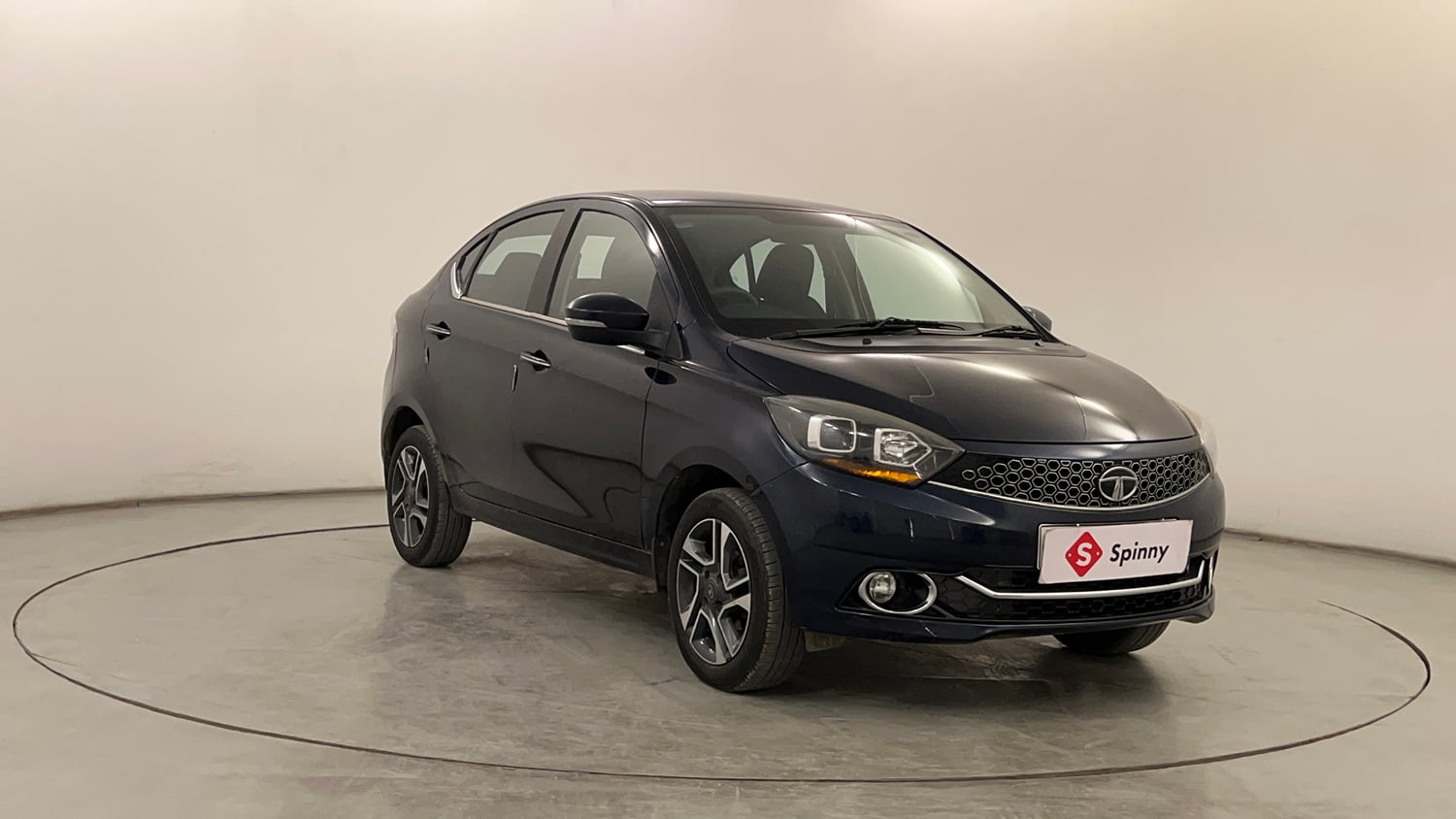 Used 2019 Tata Tigor Revotron XZA Petrol Automatic exterior RIGHT FRONT CORNER VIEW