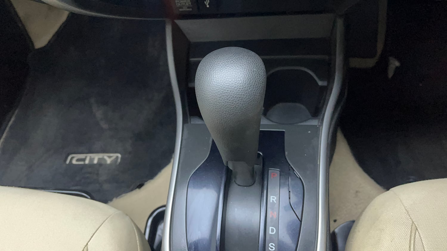 Used 2015 Honda City SV CVT Petrol Automatic interior GEAR  KNOB VIEW