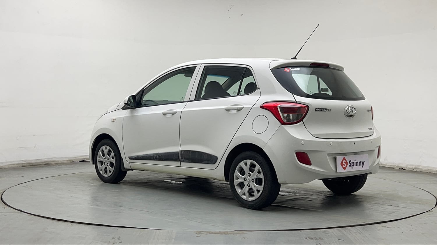 Used 2016 Hyundai Grand i10 Magna AT 1.2 Kappa VTVT Petrol Automatic exterior LEFT REAR CORNER VIEW