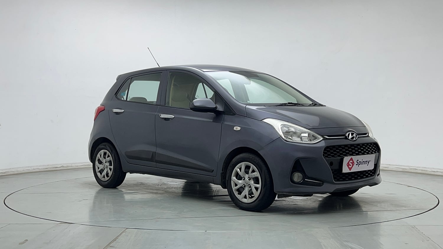 Used 2017 Hyundai Grand i10 Magna 1.2 Kappa VTVT Petrol Manual exterior RIGHT FRONT CORNER VIEW