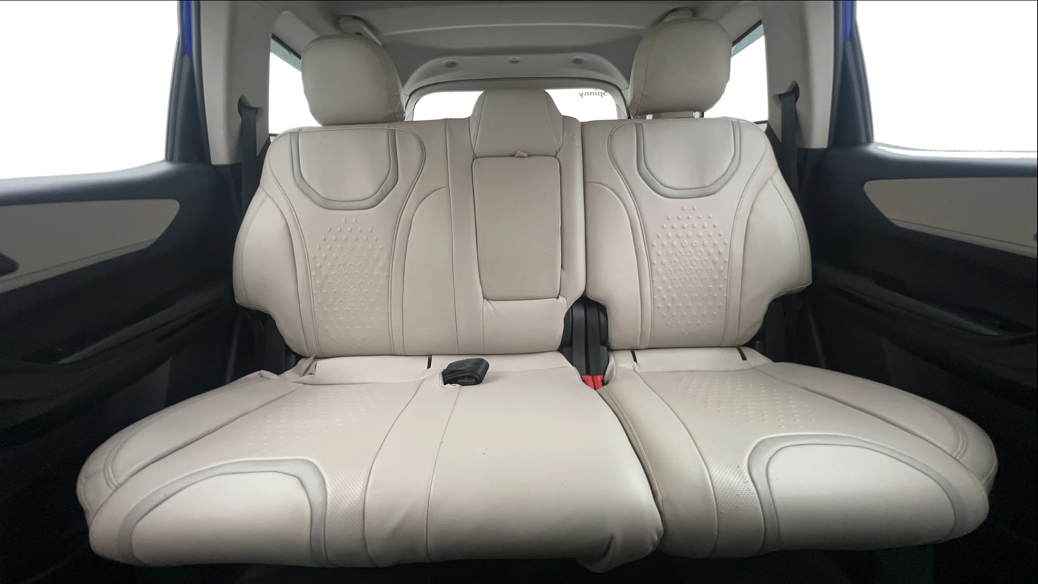 Used 2022 Mahindra XUV700 AX 5 Petrol MT 7 STR Petrol Manual interior REAR SEAT CONDITION VIEW