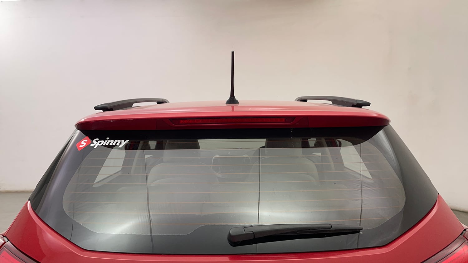 Used 2022 Mahindra XUV 300 W8 (O) 1.5 Diesel AMT Diesel Automatic exterior BACK WINDSHIELD VIEW