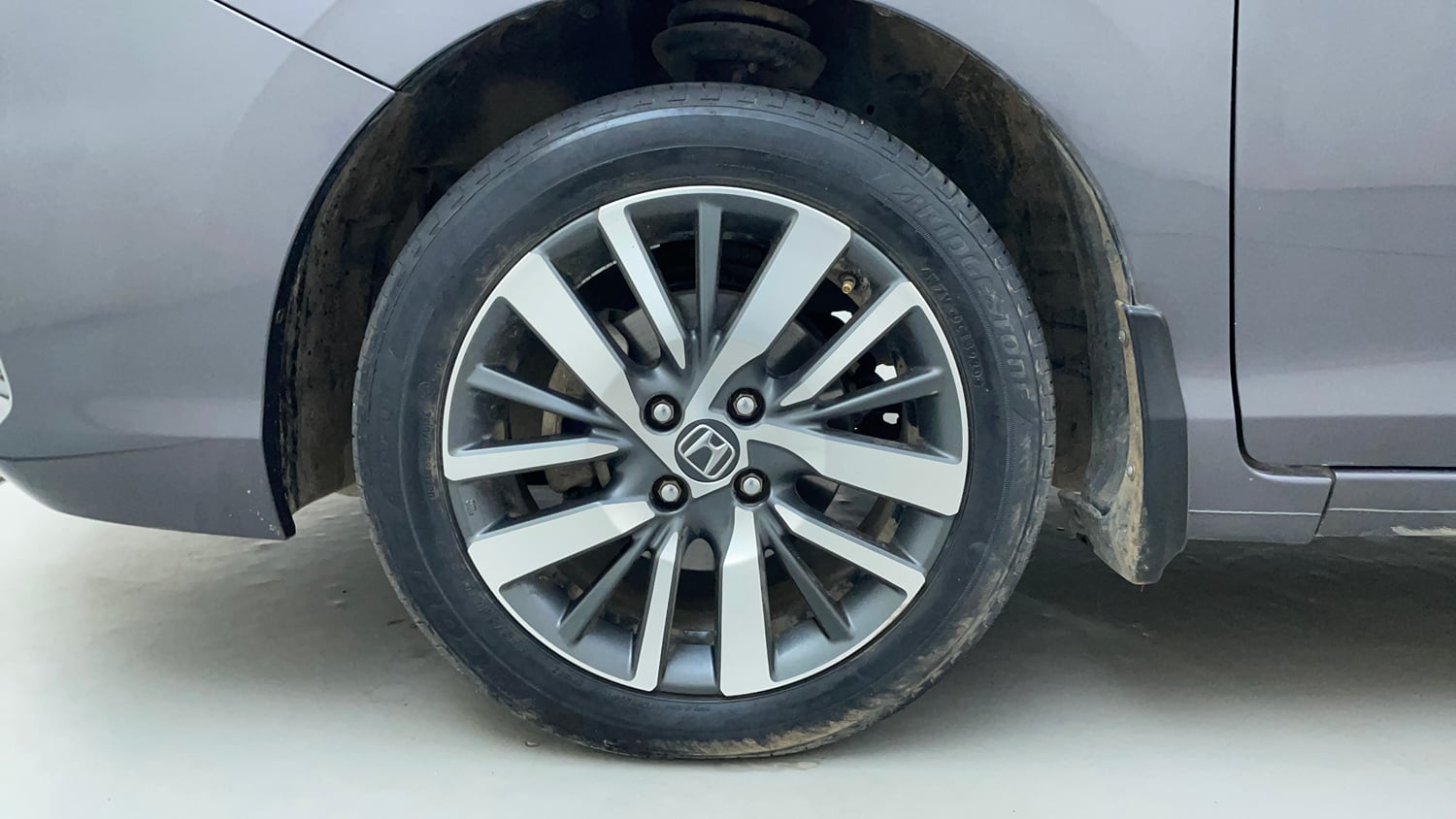 Used 2020 Honda City ZX CVT Petrol Petrol Automatic tyres LEFT FRONT TYRE RIM VIEW