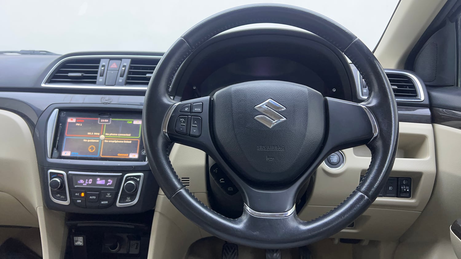 Used 2018 Maruti Suzuki Ciaz Alpha 1.4 MT Petrol Manual interior STEERING VIEW