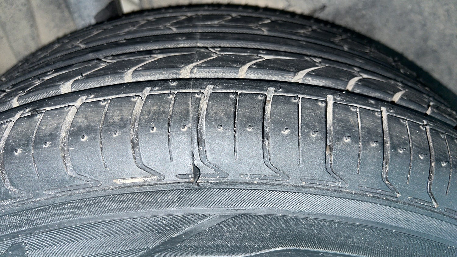 Used 2021 Toyota Urban Cruiser High Grade AT Petrol Automatic tyres RIGHT REAR TYRE TREAD VIEW