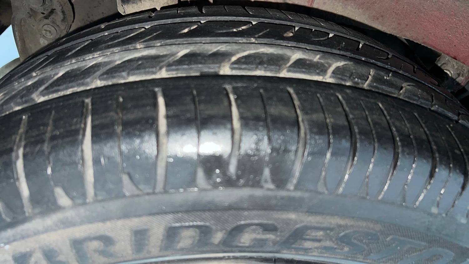 Used 2016 Mahindra KUV100 K6+ 6 STR Petrol Manual tyres RIGHT REAR TYRE TREAD VIEW