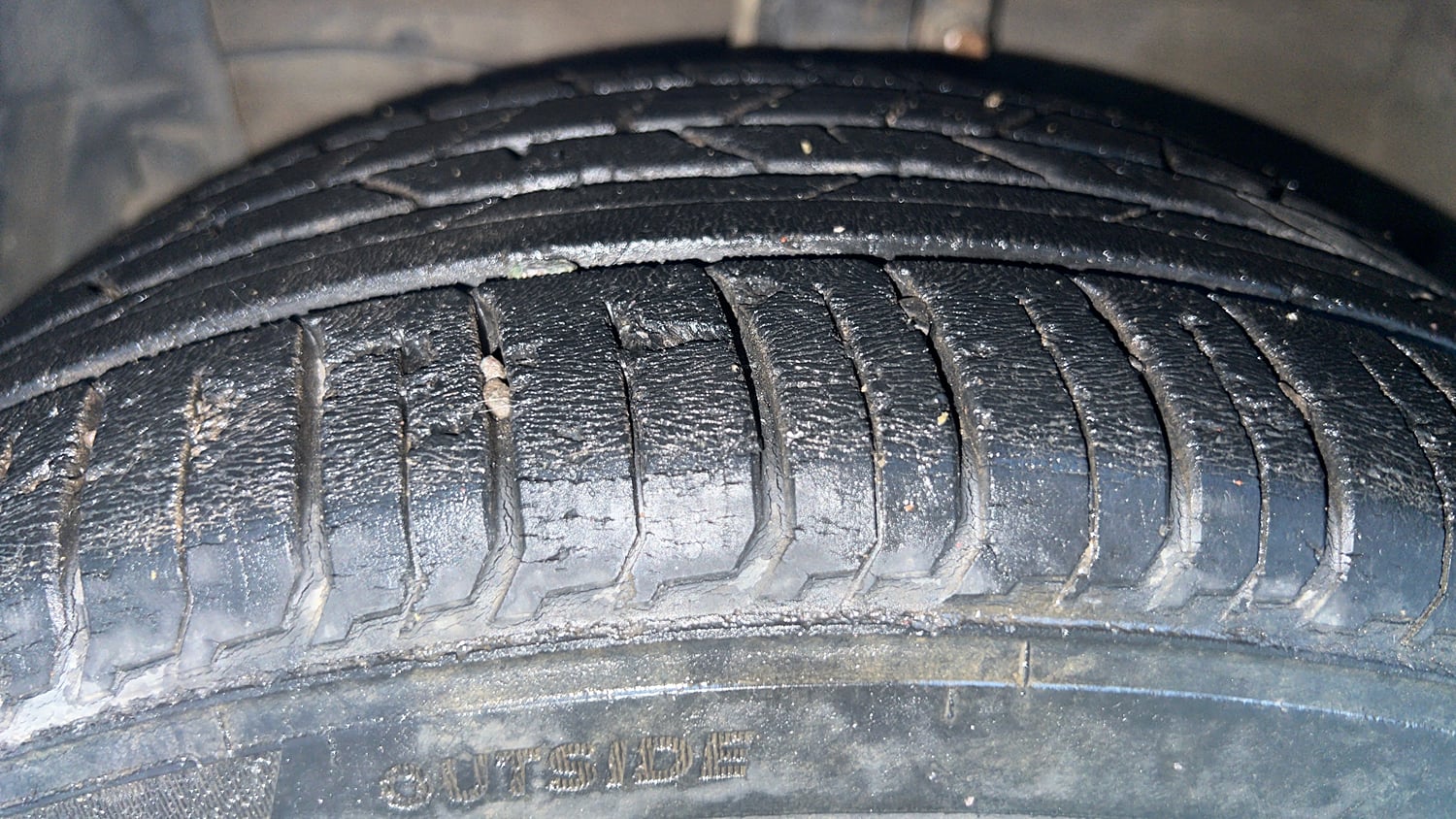 Used 2015 Maruti Suzuki Ciaz ZXi Petrol Manual tyres LEFT FRONT TYRE TREAD VIEW