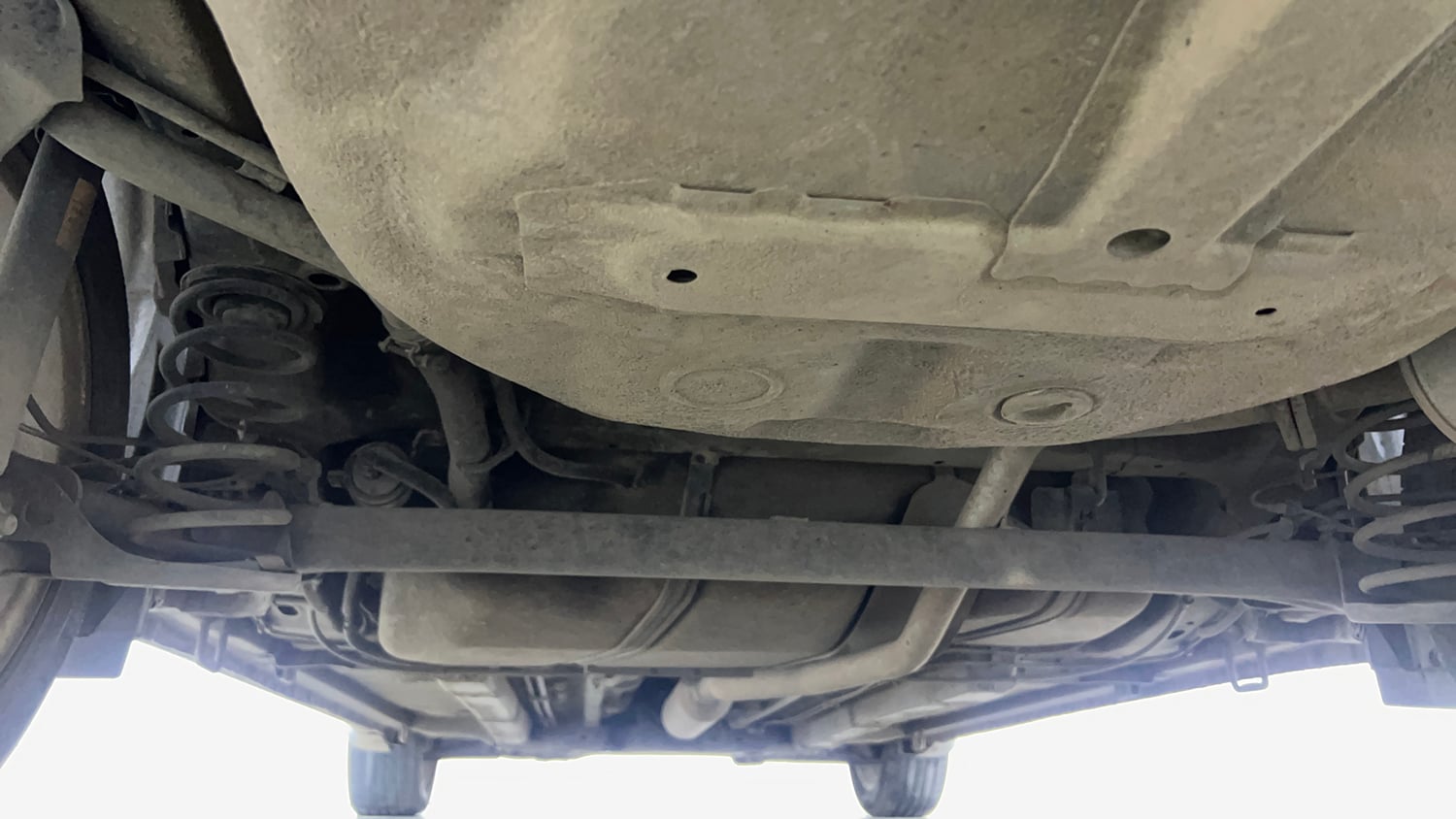 Used 2018 Maruti Suzuki Ciaz Alpha 1.4 MT Petrol Manual extra REAR UNDERBODY VIEW (TAKEN FROM REAR)