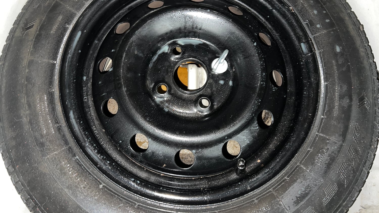 Used 2015 Maruti Suzuki Swift Dzire VXI Petrol Manual tyres SPARE TYRE VIEW