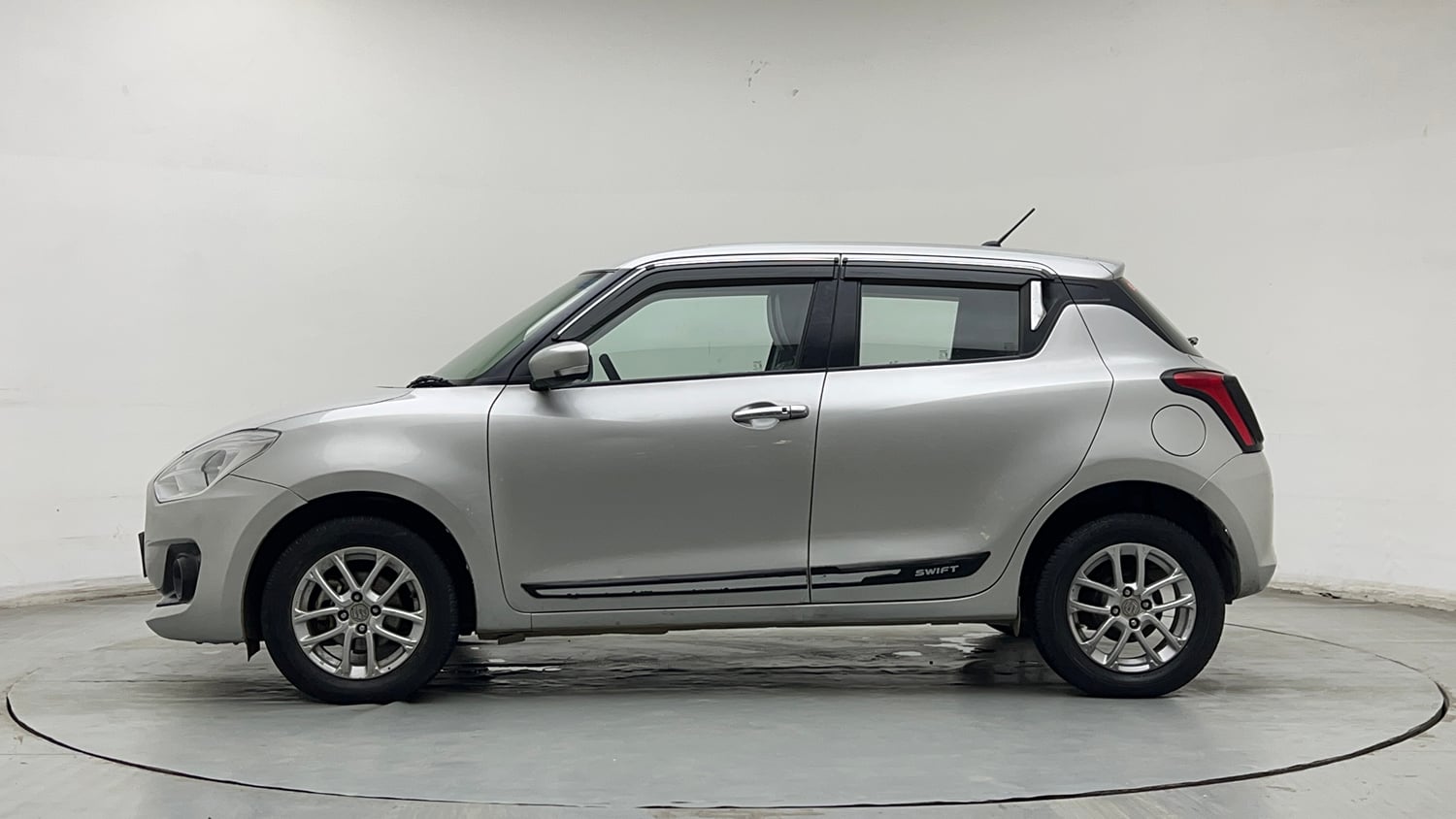 Used 2023 Maruti Suzuki Swift ZXi CNG Cng Manual exterior LEFT SIDE VIEW