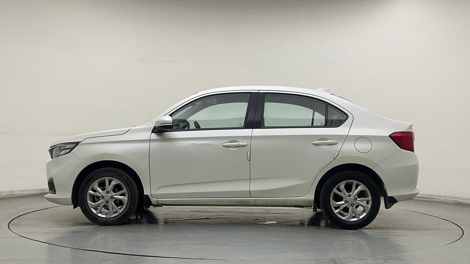 Used 2019 Honda Amaze 1.2 V MT Petrol Petrol Manual exterior LEFT SIDE VIEW