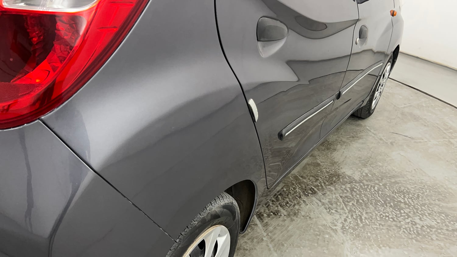 Used 2017 Hyundai Eon Magna + Petrol Manual dents MINOR SCRATCH