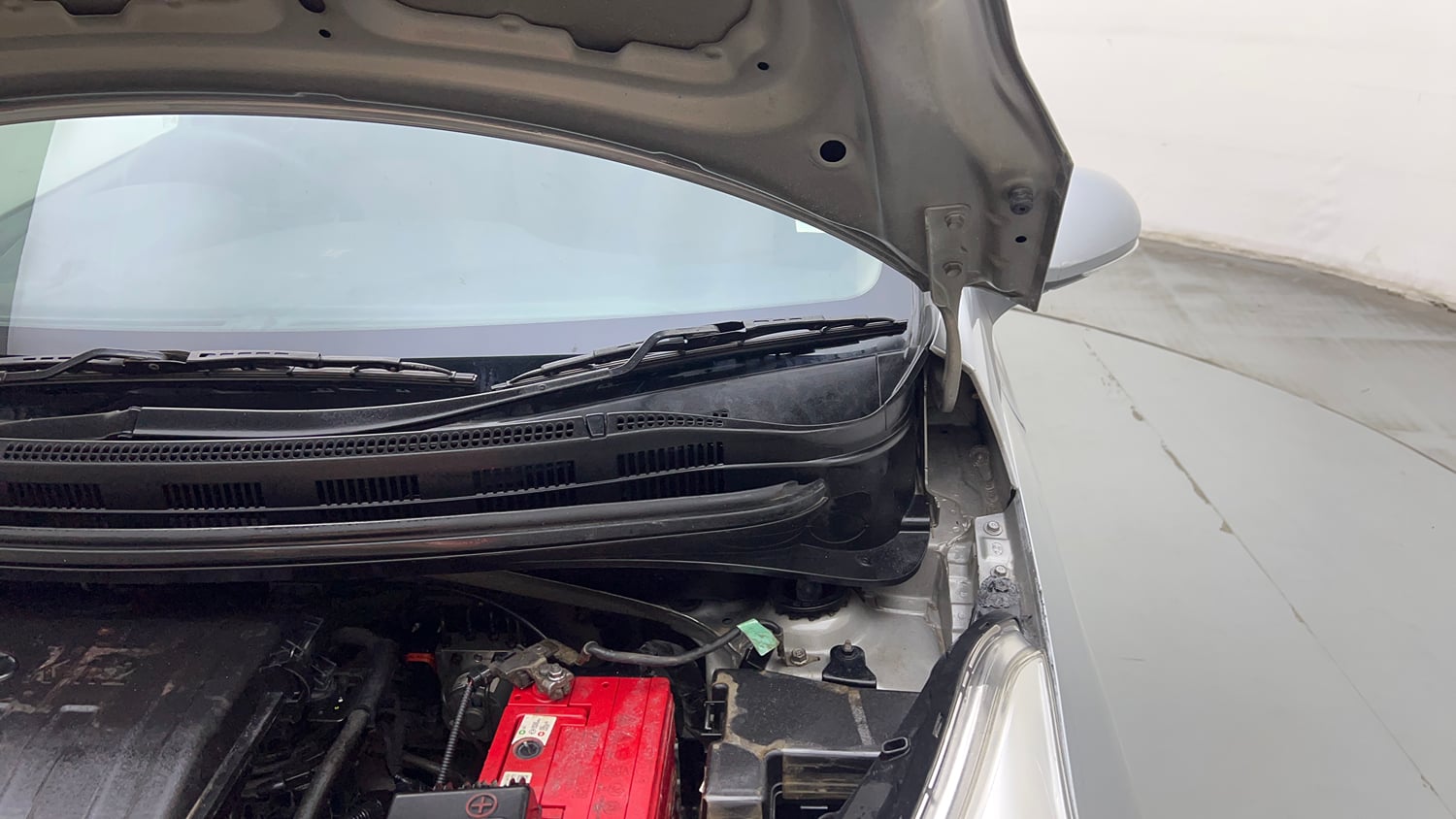 Used 2019 Hyundai Grand i10 Sportz 1.2 Kappa VTVT Petrol Manual engine ENGINE LEFT SIDE HINGE & APRON VIEW