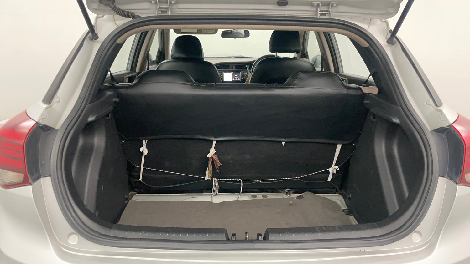 Used 2018 Hyundai Elite i20 Asta 1.2 Petrol Manual interior DICKY INSIDE VIEW
