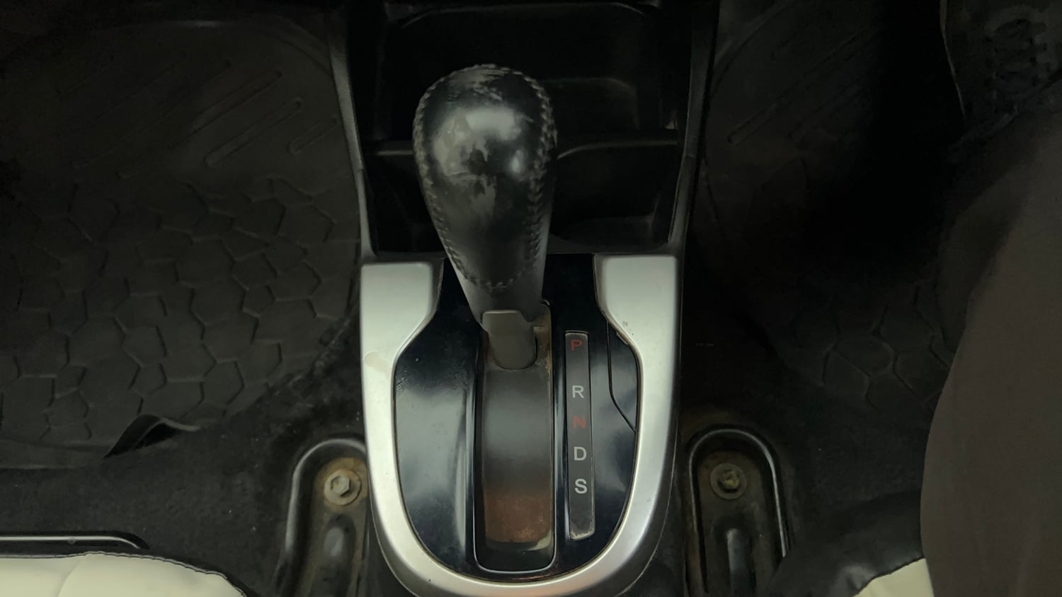 Used 2015 Honda Jazz V AT Petrol Petrol Automatic interior GEAR  KNOB VIEW