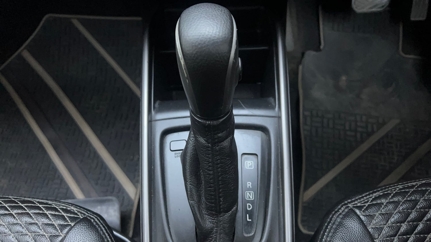 Used 2020 Maruti Suzuki Baleno Zeta Automatic Petrol Automatic interior GEAR  KNOB VIEW